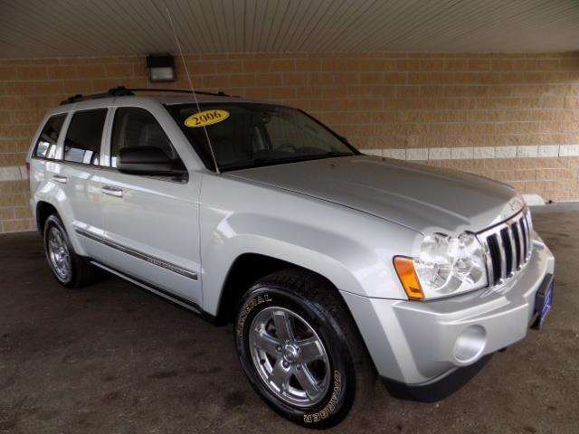2006 Jeep Grand Cherokee Limited 4dr SUV 4WD w/ Front Side Airbags